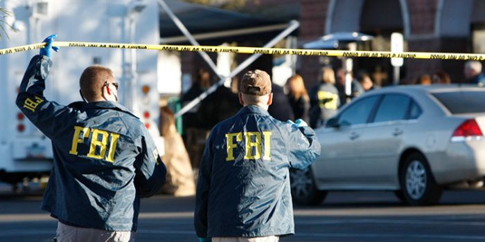 Espulsioni, ricatti, sorveglianza dei giornalisti: le 'regole segrete dell'FBI