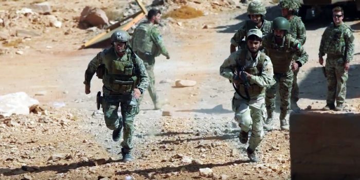 FOTO. Siria, ecco come le forze speciali degli Stati Uniti addestrano in Giordania i sedicenti ribelli