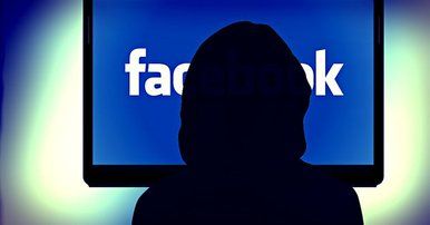 Da Brividi. Accordo Facebook-corporazioni mediatiche francesi per il controllo preventivo delle notizie