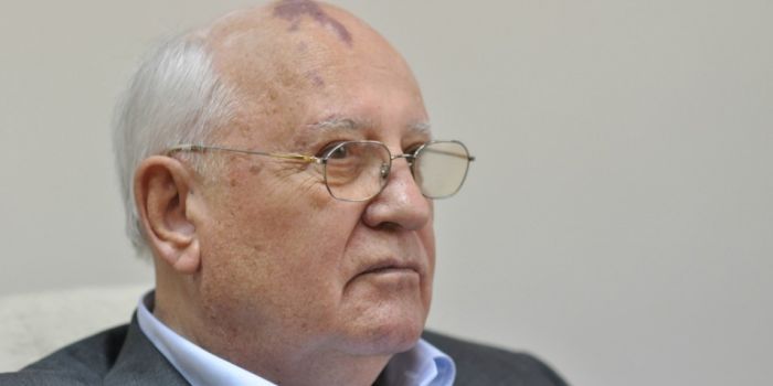 C'è il rischio che la guerra fredda in corso si trasformi in un conflitto reale. Gorbachev C'è il rischio che la guerra fredda in corso si trasformi in un conflitto reale. Gorbachev