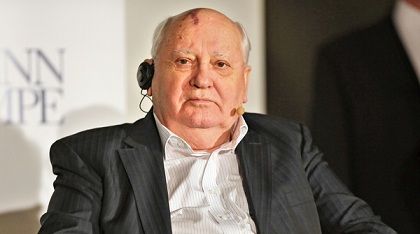 Gorbaciov: gli Stati Uniti hanno bisogno di nemici per esistere e per giustificare interventi militari Gorbaciov: gli Stati Uniti hanno bisogno di nemici per esistere e per giustificare interventi militari
