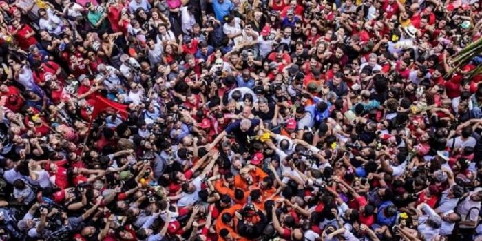 Un emozionante video divenuto virale accosta Lula a Perón: «Per ogni popolo arriva il suo 17 di ottobre» Un emozionante video divenuto virale accosta Lula a Perón: «Per ogni popolo arriva il suo 17 di ottobre»