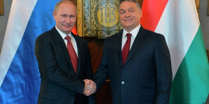 Putin, le politiche dell'UE incoraggiano l'arrivo di migranti Putin, le politiche dell'UE incoraggiano l'arrivo di migranti