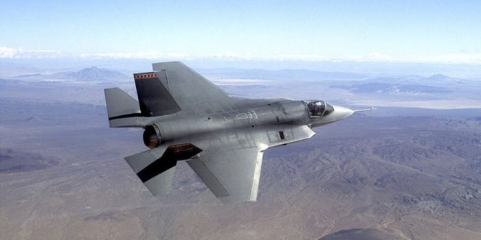 Gli Stati Uniti cercano di collegare il jet stealth F-35 al veicolo spaziale X-37B