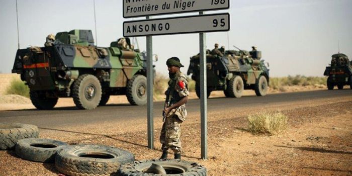 Bardonecchia, Niger e Tunisia. I tre calci negli stinchi di Macron all'Italia