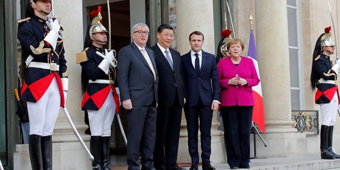 Il Leviatano getta la maschera. Macron chiede a XI: rispetto per l'unità europea
