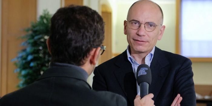 Enrico Letta si lascia sfuggire 2 ammissioni fondamentali sull'euro