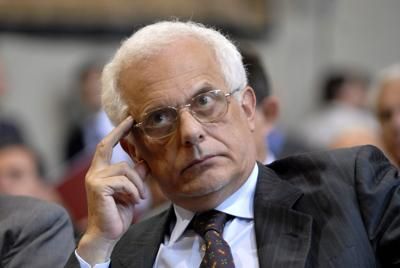 Intervista all'ex ministro Vincenzo Visco: Senza interventi rapidi il crollo del Pil dell'Italia nel 2020 sarà a doppia cifra Intervista all'ex ministro Vincenzo Visco: Senza interventi rapidi il crollo del Pil dell'Italia nel 2020 sarà a doppia cifra