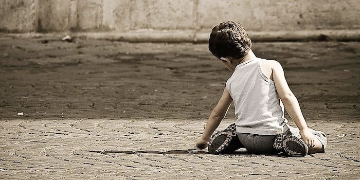 Rapporto Save the Children, Triplicati i bambini in povertà assoluta. E l'Italia non può aumentare investimenti e spesa pubblica?