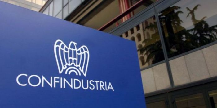 Contro i ricatti di Confindustria, dobbiamo ribaltare la prospettiva del debito pubblico