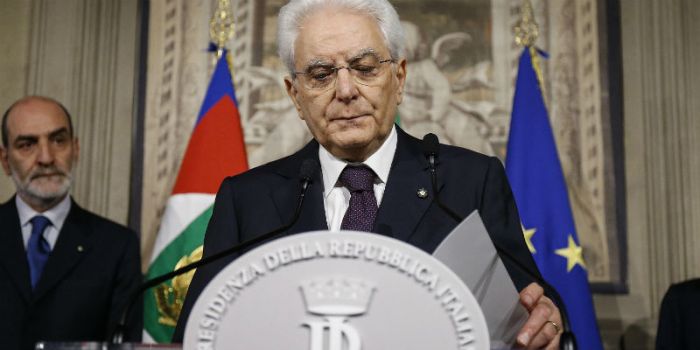 I principali testi universitari di diritto pubblico parlano chiaro: Mattarella fuori il dettato costituzionale