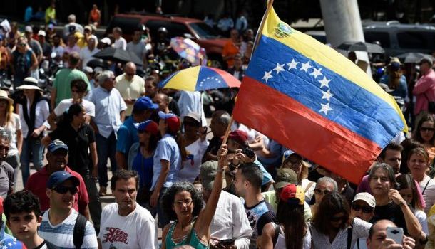 Venezuela. Messico e Uruguay organizzano una conferenza per la pace con la partecipazione dell'ONU